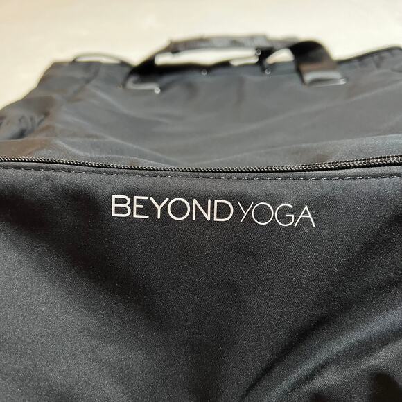 Beyond Yoga Convertible Gym Bag Backpack Workout Minimalist Casual main image 4